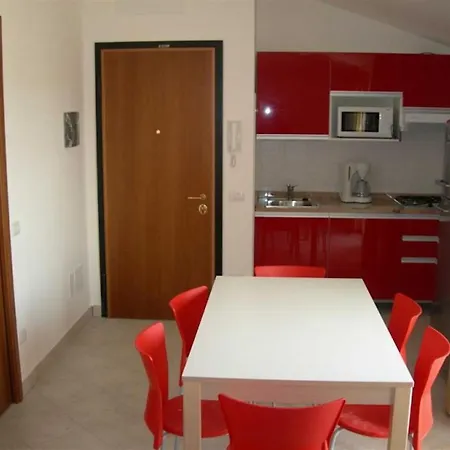 아파트 Comfortable Flat 80m From The Sea *